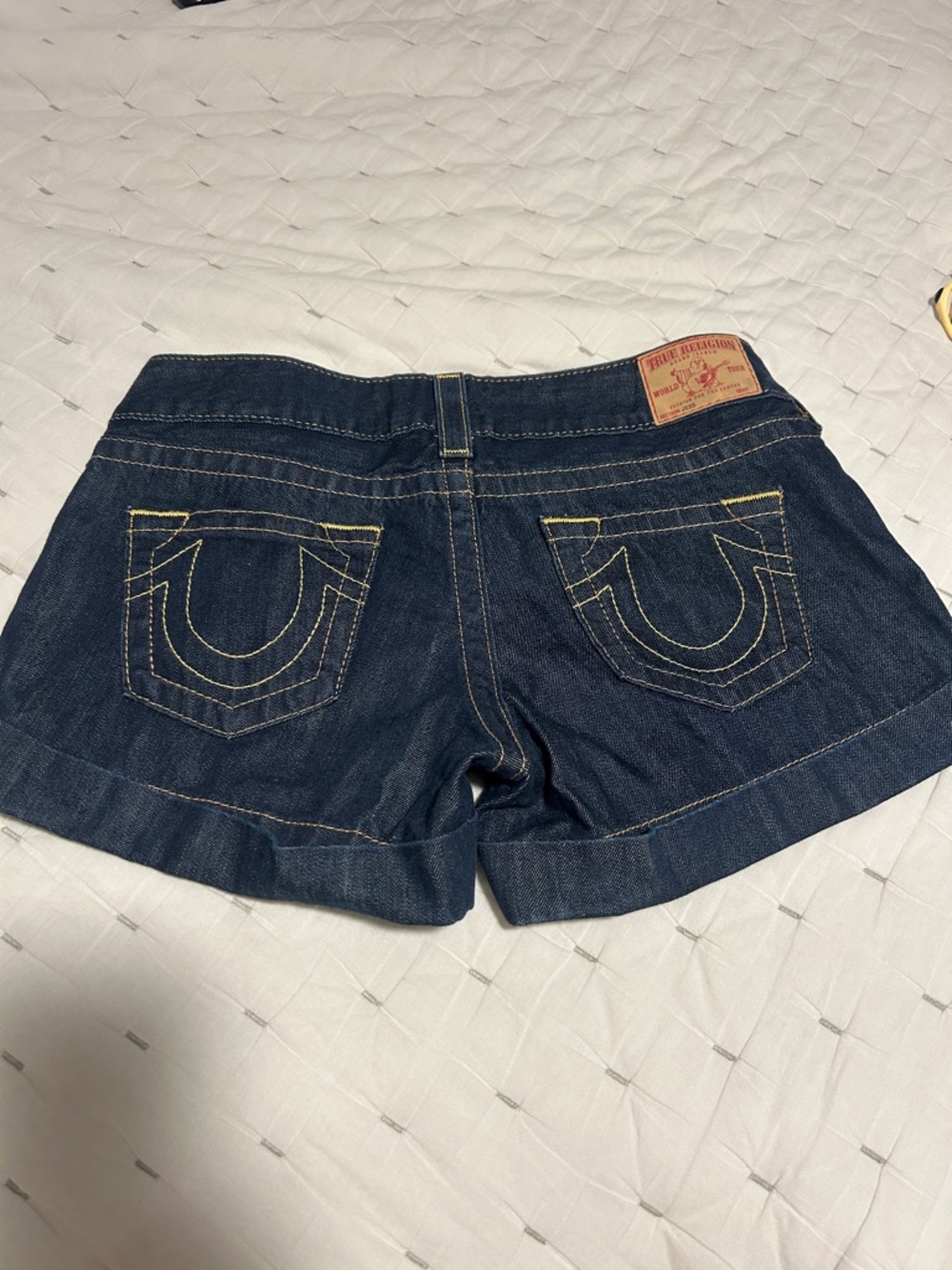 True Religion Joey Low Rise Denim Shorts – Dark Wash